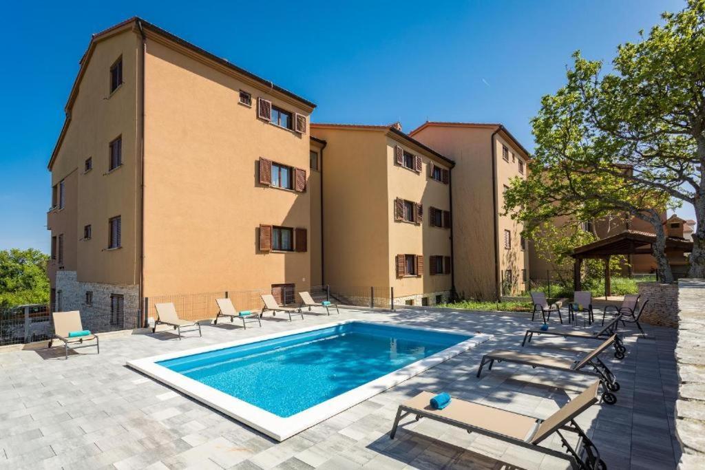 Cesare Apartment, With Swimming Pool And Sea View Ližnjan Εξωτερικό φωτογραφία