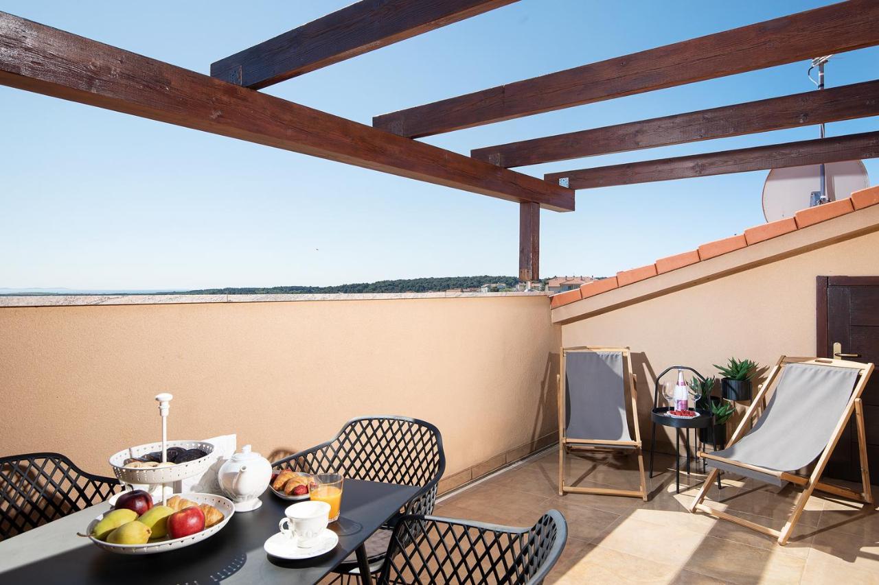 Cesare Apartment, With Swimming Pool And Sea View Ližnjan Εξωτερικό φωτογραφία