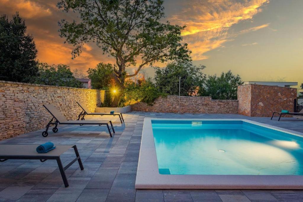 Cesare Apartment, With Swimming Pool And Sea View Ližnjan Εξωτερικό φωτογραφία