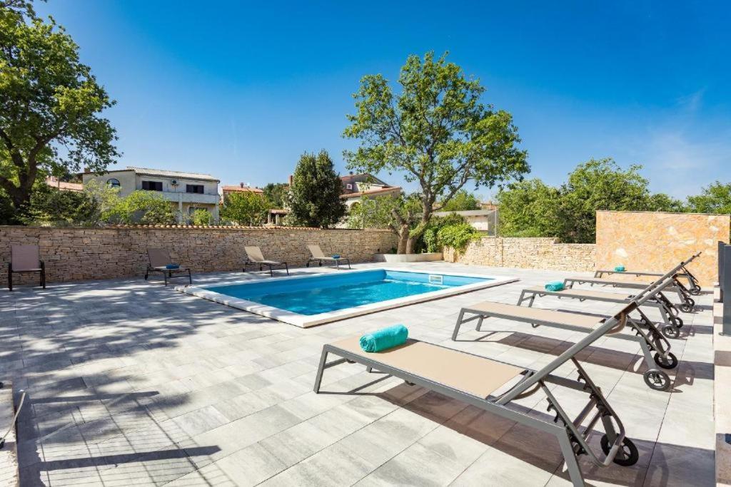 Cesare Apartment, With Swimming Pool And Sea View Ližnjan Εξωτερικό φωτογραφία