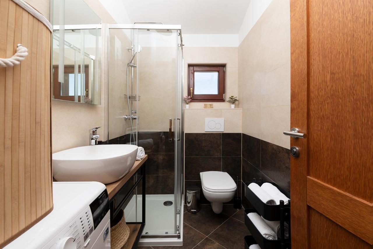 Cesare Apartment, With Swimming Pool And Sea View Ližnjan Εξωτερικό φωτογραφία